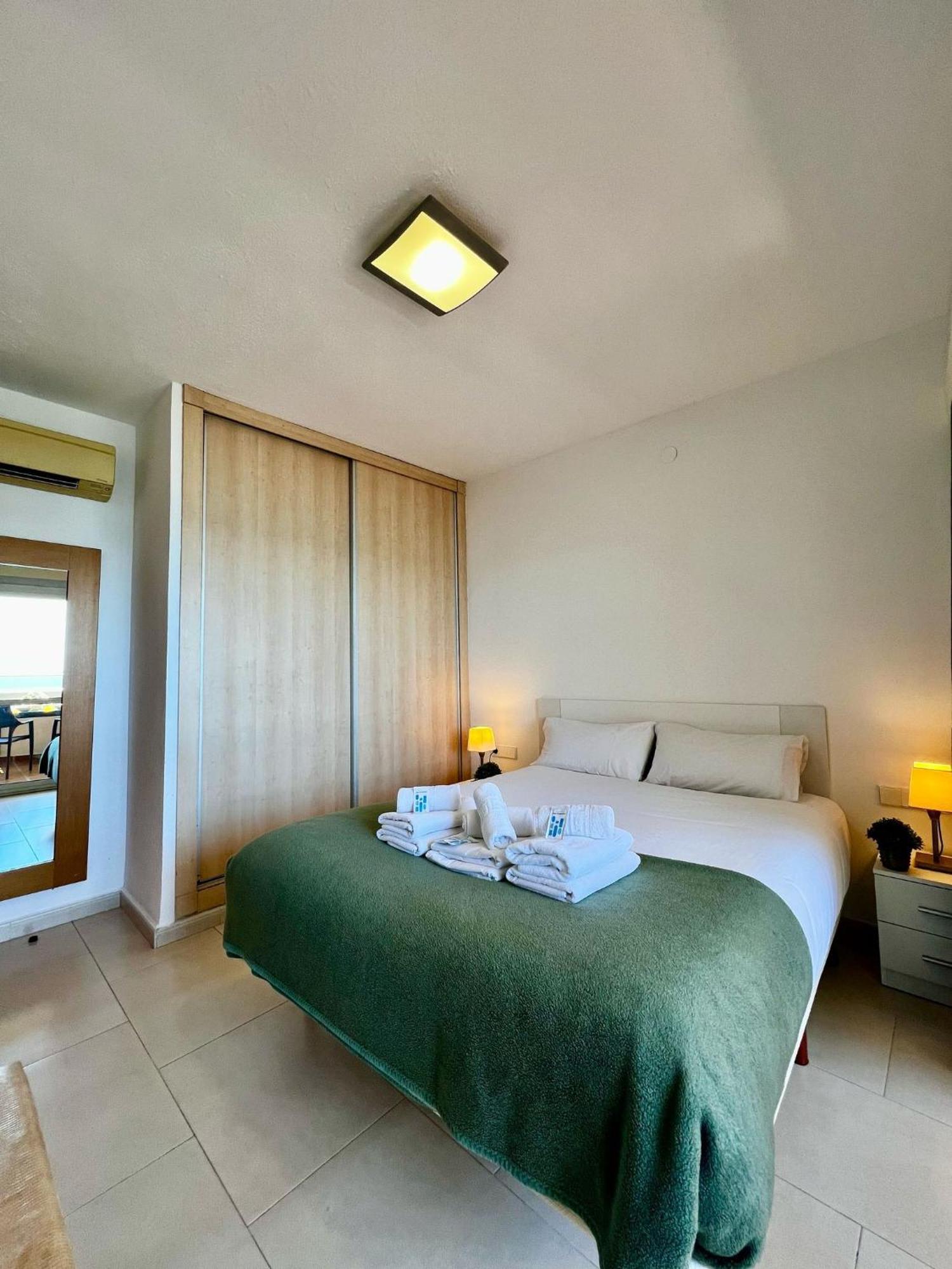 Frontal Sea View Apartment Benalbeach ベナルマデナ エクステリア 写真